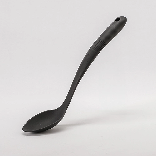 51. Utensilio cuchara para servir de nylon